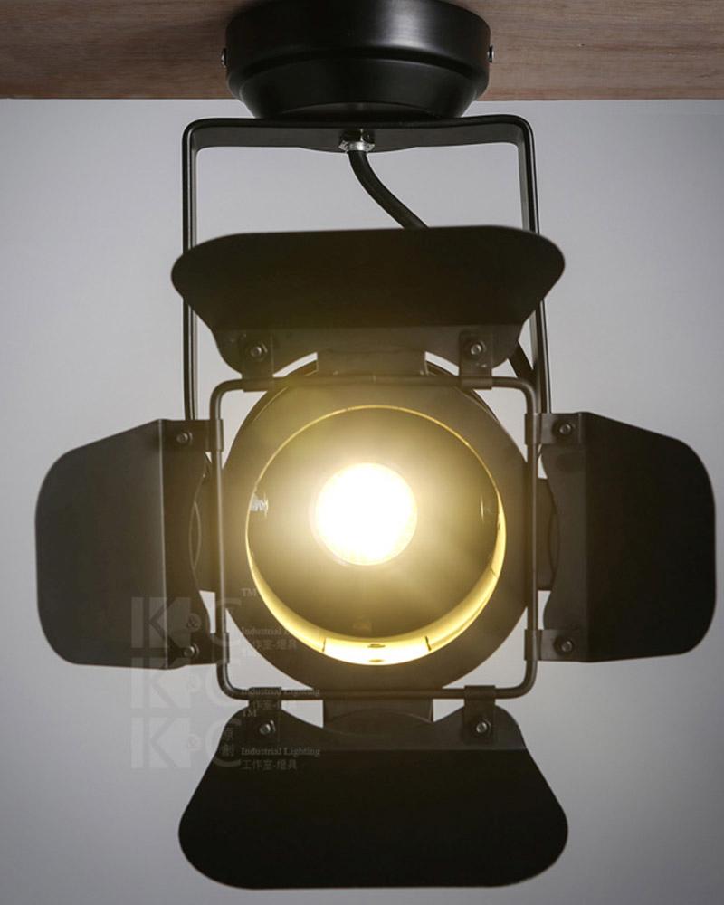 Потолочный светильник CL053